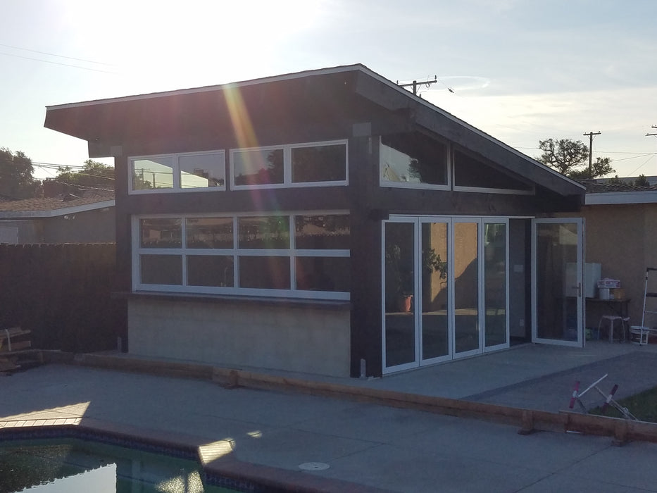 Contemporary Aluminum & Clear Tempered Glass Garage Door