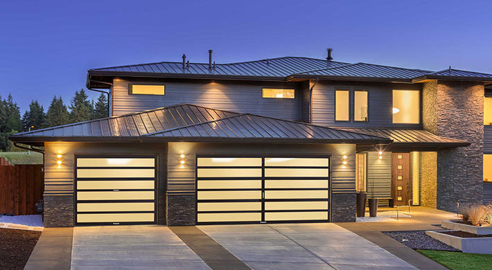 The Horizon - Contemporary Aluminum & Horizontal Glass Garage Door