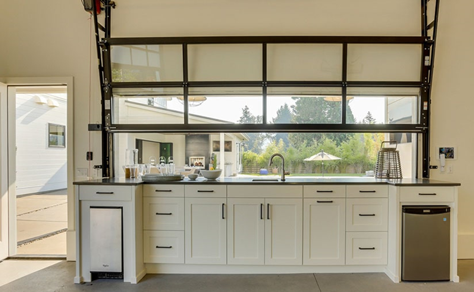 Bar & Restaurant Glass Garage Doors