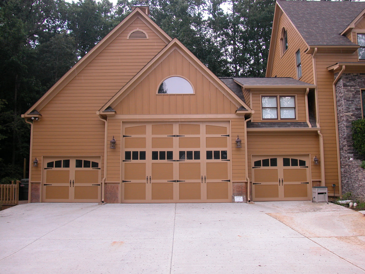 Sacramento Premium Insulated Steel Garage Door with Extira Trim — Lux
